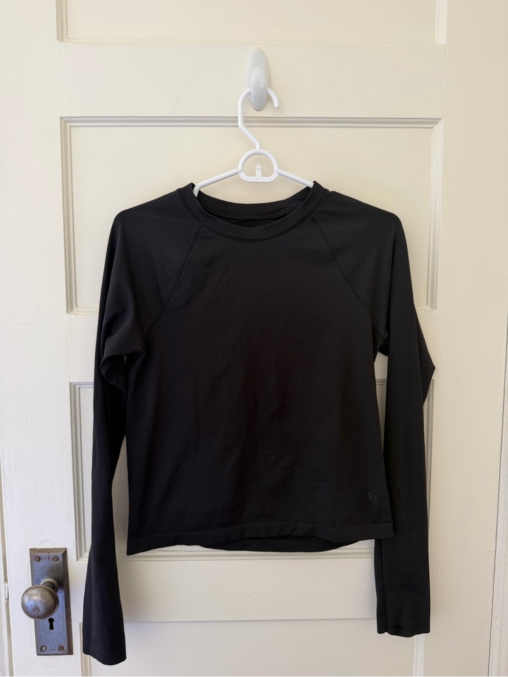 Vuori Black Long-Sleeve Women's Performance Top